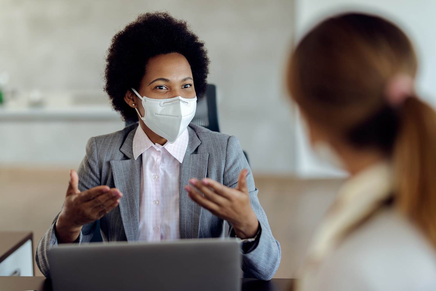 3 Ways to Get Your Point Across While Wearing a Mask – Tips From An Award-winning Speech Coach