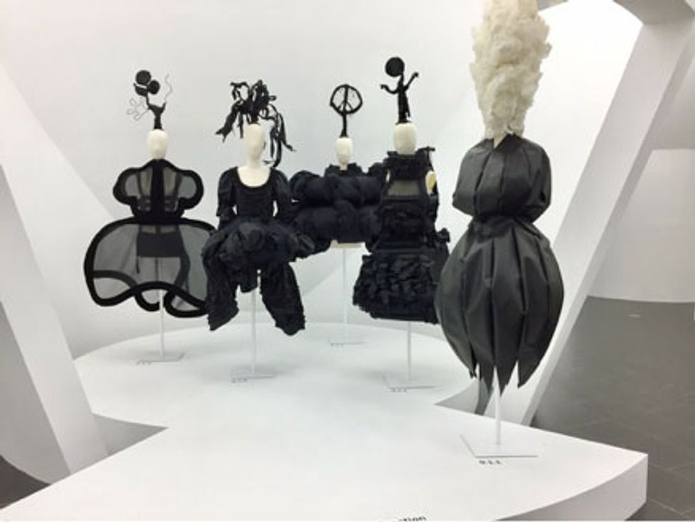 9.1 Form/Function: "Personally, I don't care about function at all \u2026 When I hear 'Where could you wear that?' or 'It's not very wearable,' or 'Who would wear that?' to me it's just a sign that someone missed the point." Kawakubo 2009 and 2014