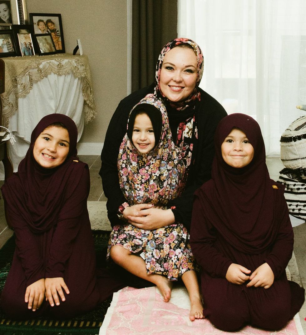 Alyssa and her daughters