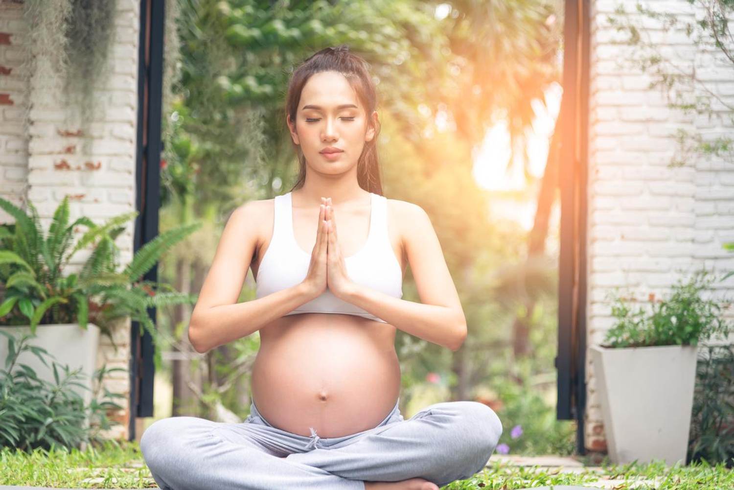 5 Best Yoga Poses for Pregnant Women