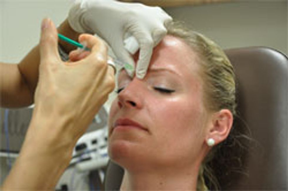 botox cosmetic procedure - katarina getting an injection