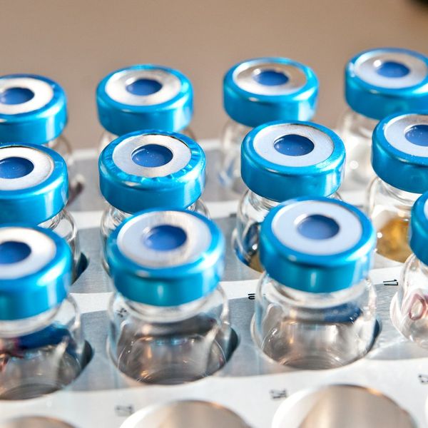 Bottles (vials) arranged in an autosampler magazine