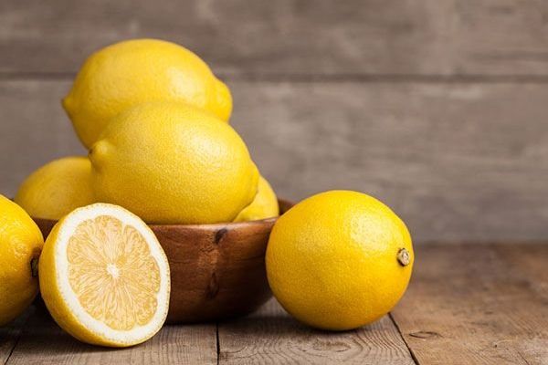 bowl of lemons