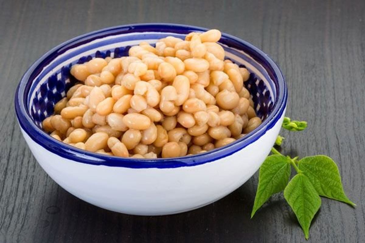 bowl of white beans
