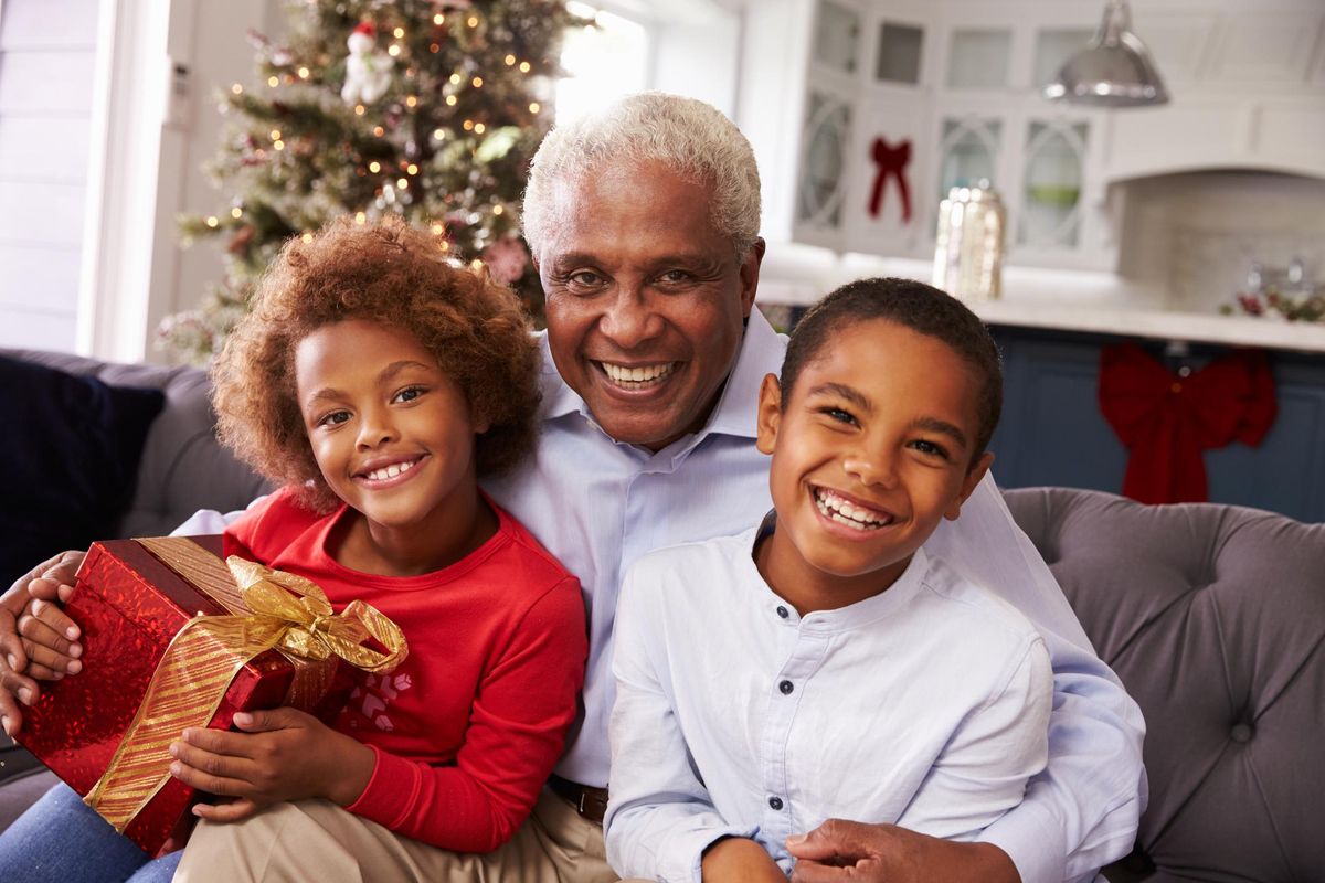 Caregiving Through the Holidays: 7 Considerations for Families Coping With Alzheimer's or Dementia