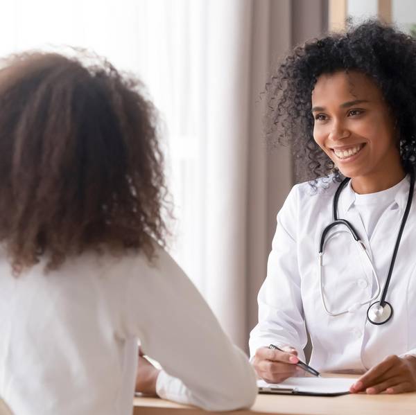 Conversaci\u00f3n sobre la salud: Conversaciones con pacientes sobre fibromas uterinos