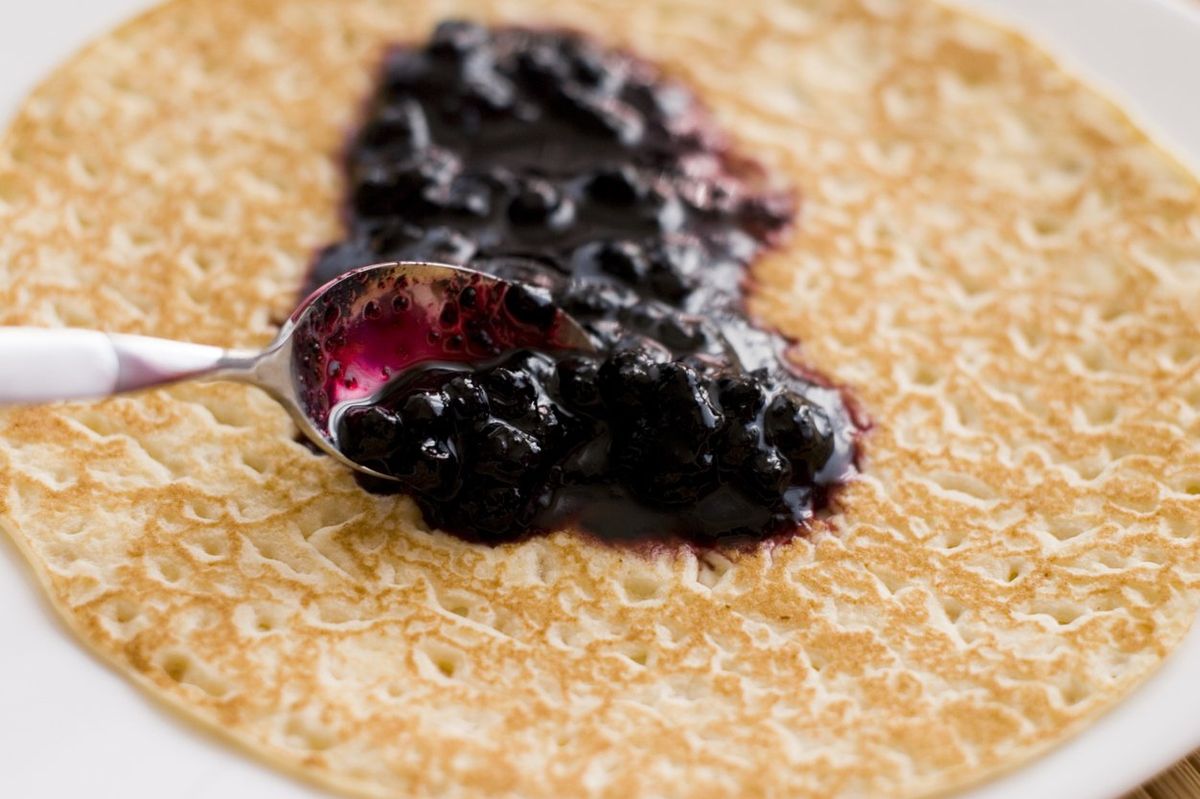 egg white crepe with berry compote