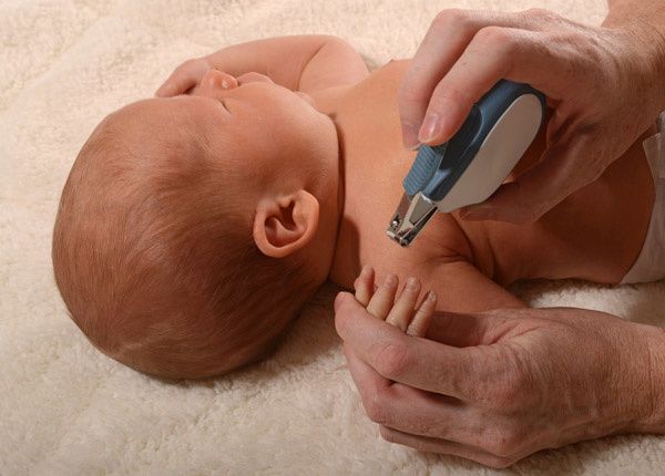 how to trim baby fingernails