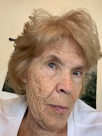 Karen Lake's avatar
