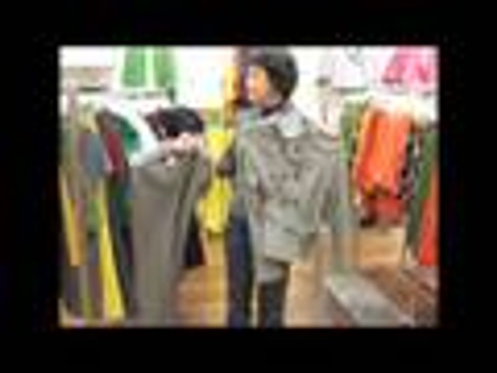 Fashion Tips for New Moms video