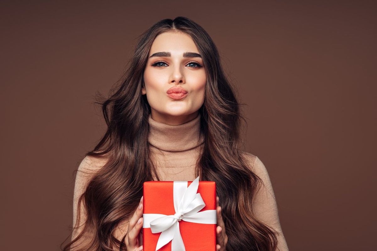 girl with present box