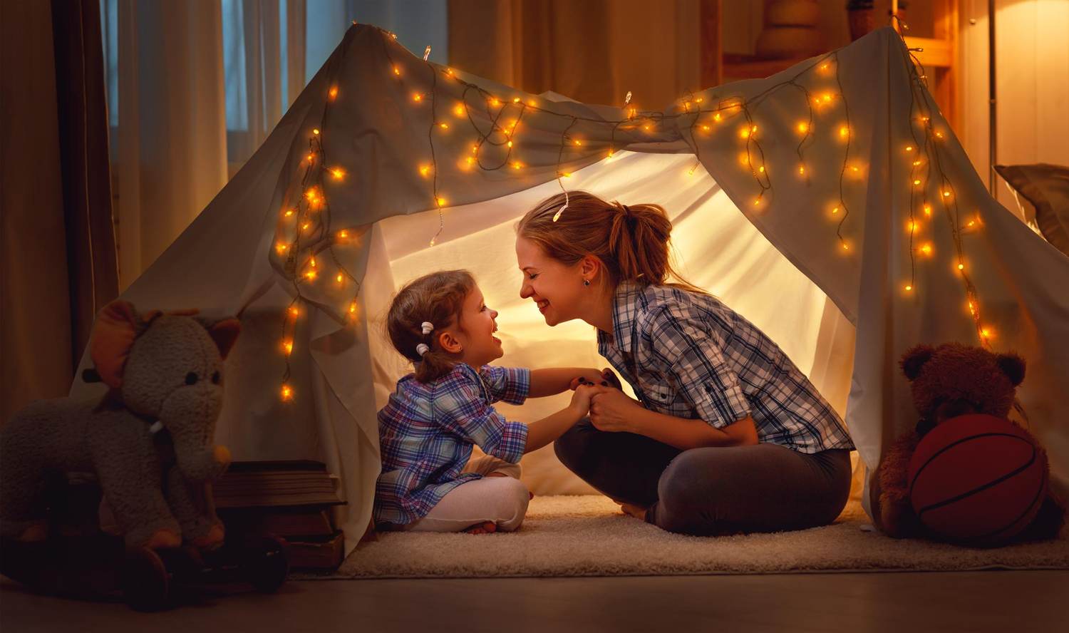5 Tips From a Play Therapist to Help Kids Express Themselves and Unwind