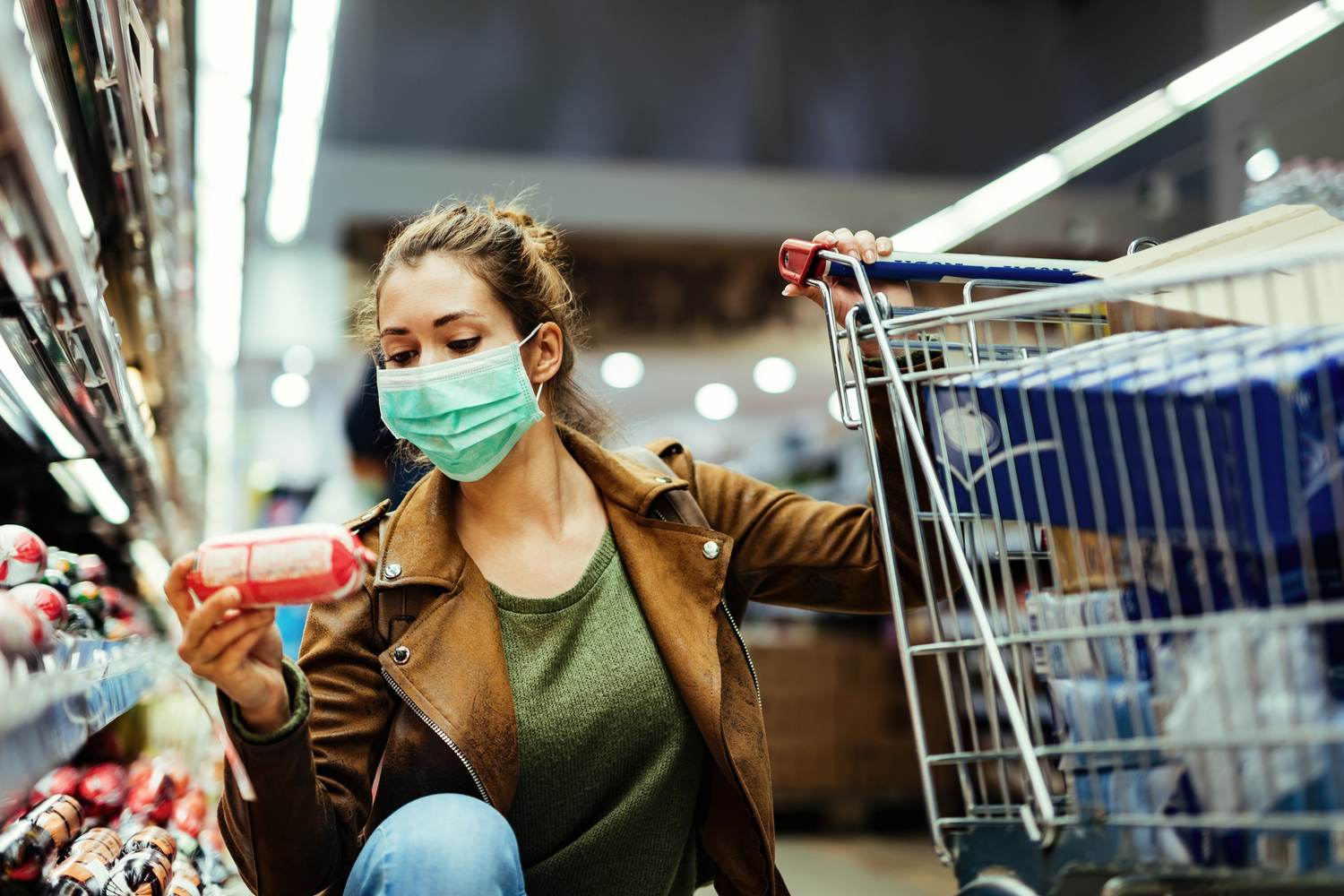 Here's How to Stay Safe While Buying Groceries Amid the Coronavirus Pandemic