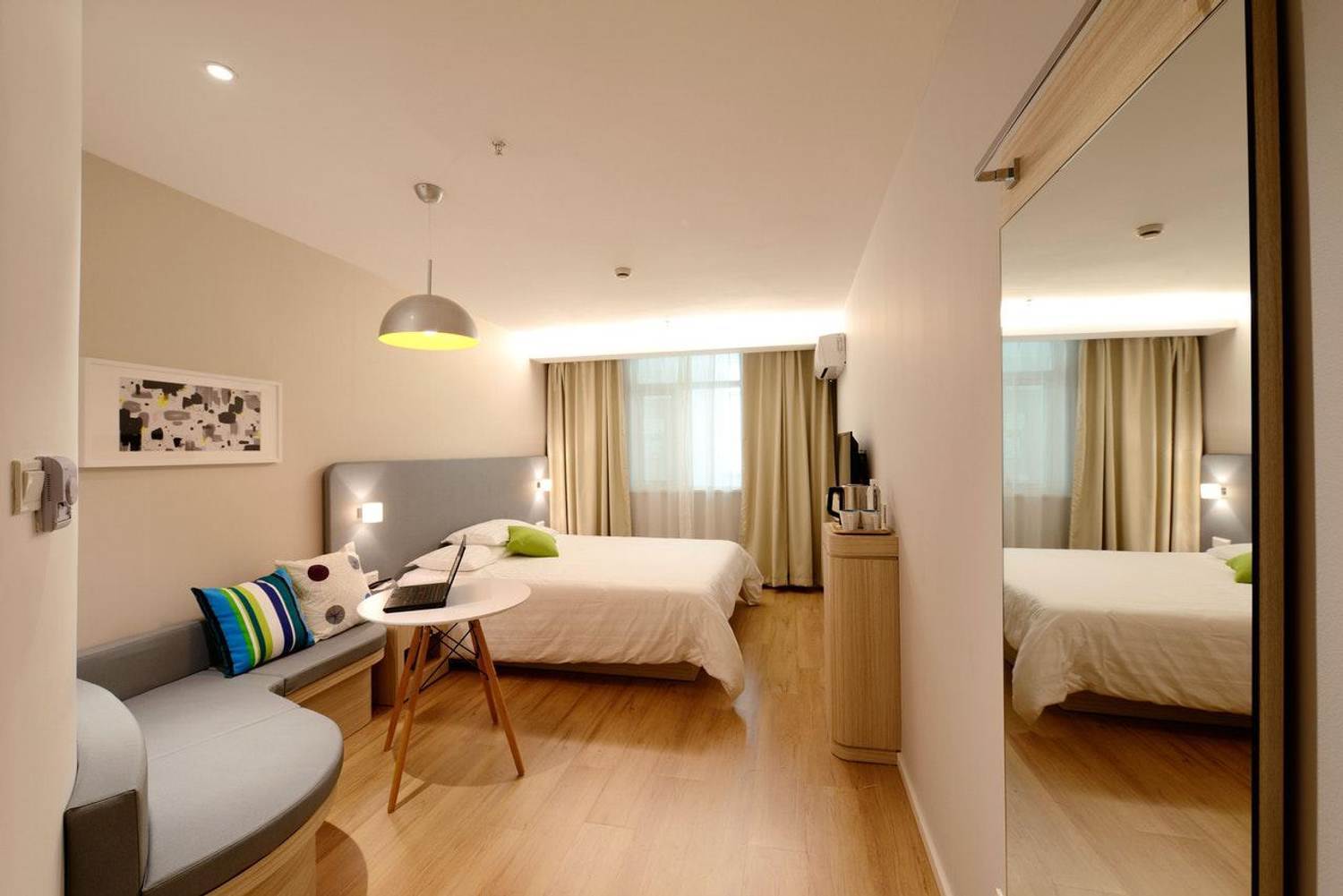 What's the Germiest Hotel Room Spot?