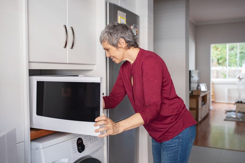 How to Safely Use Plastic Containers in Your Microwave