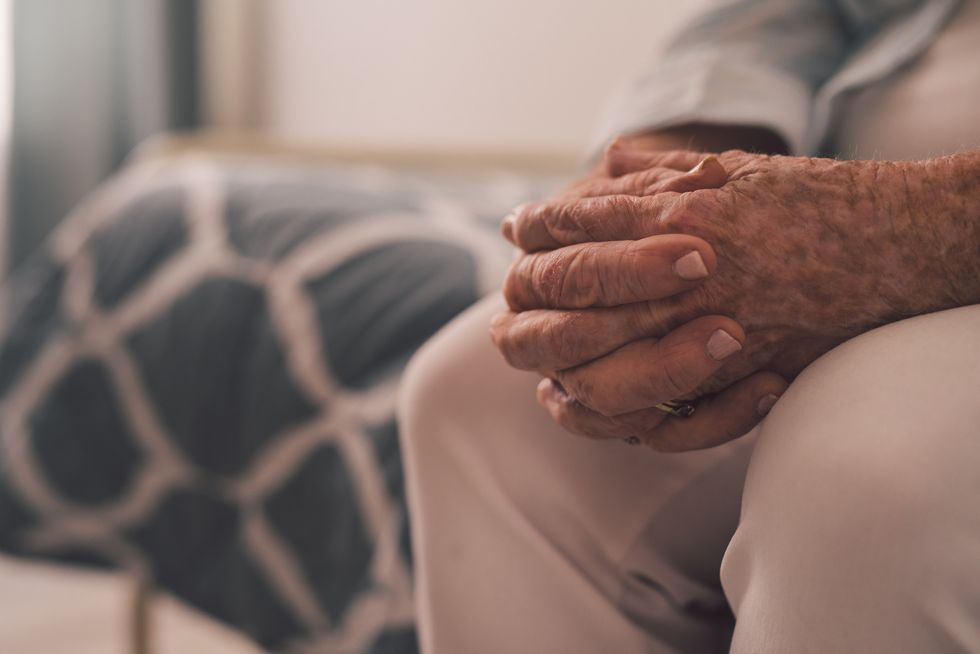 ‘I Wasn’t Eating’: Senior Twin Sisters Battle Pandemic Anxiety Together