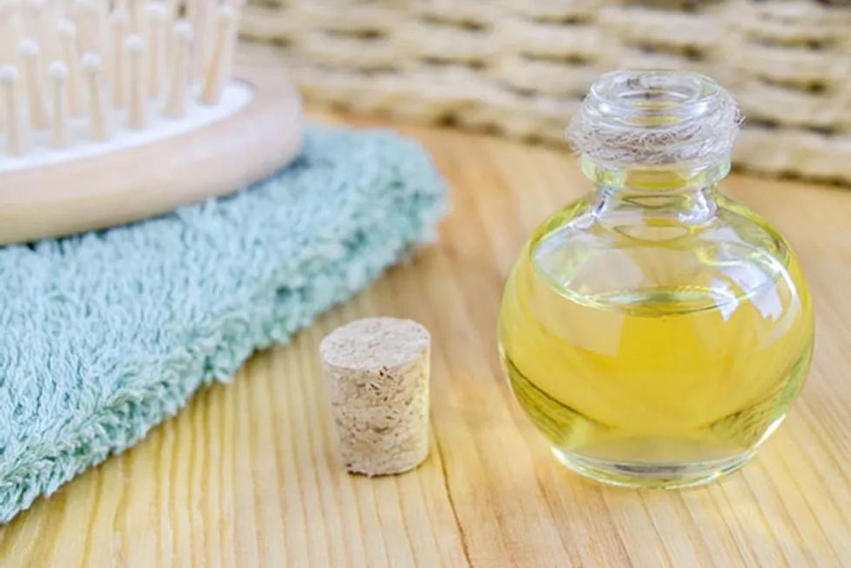 20 Wonderful Olive Oil Benefits For Skin, Hair & Health