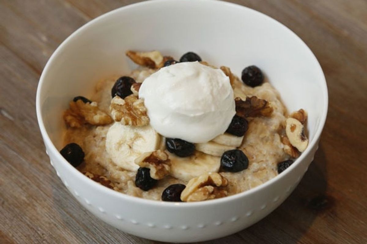 Egg-White Whipped Vanilla Oatmeal