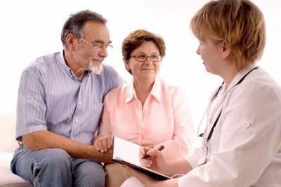 couple talking with the doctor about COPD
