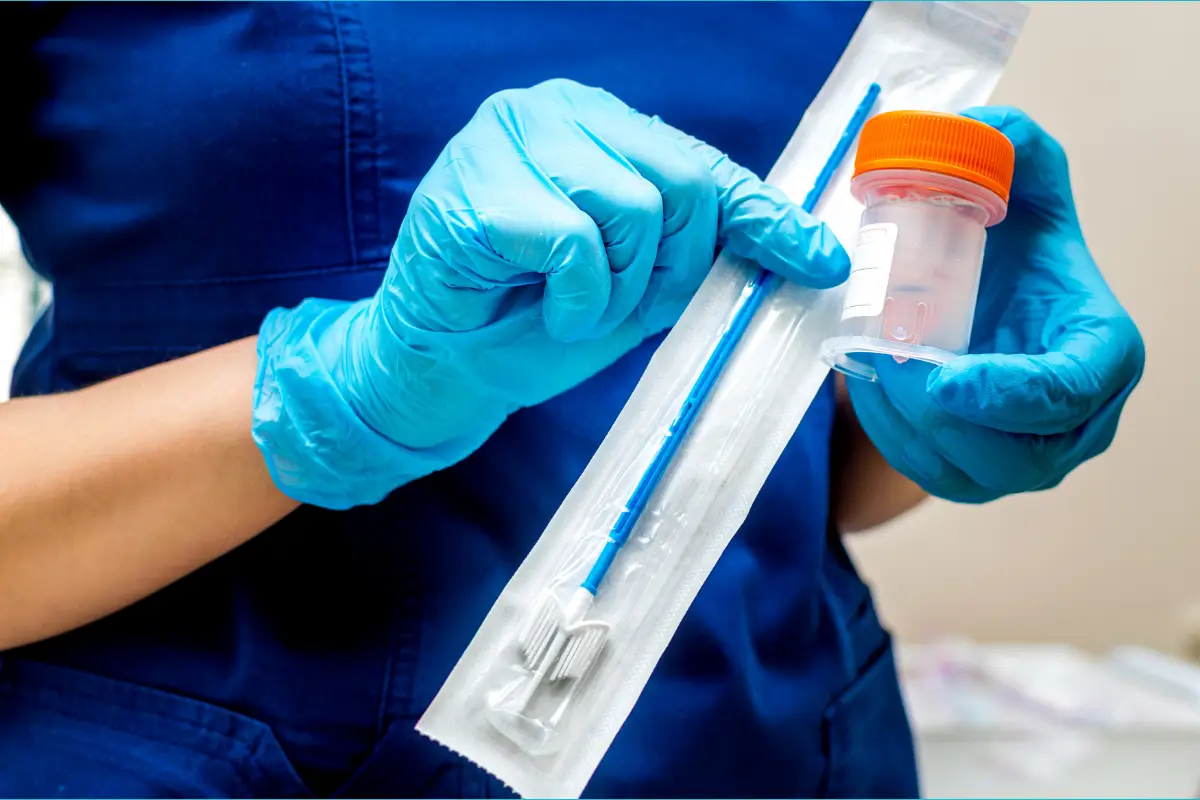 No Posponga Su Prueba de Detección y Vacunación Contra el Cáncer de Cuello Uterino