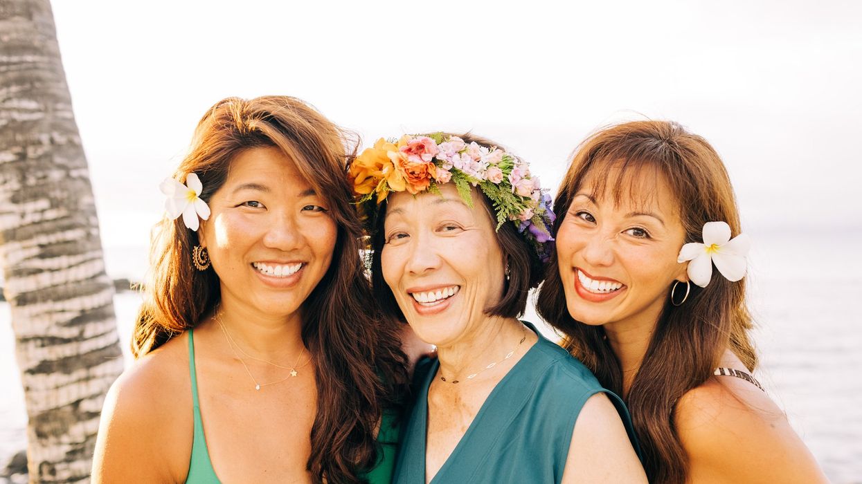 Kelly Miyahara, mom and sister