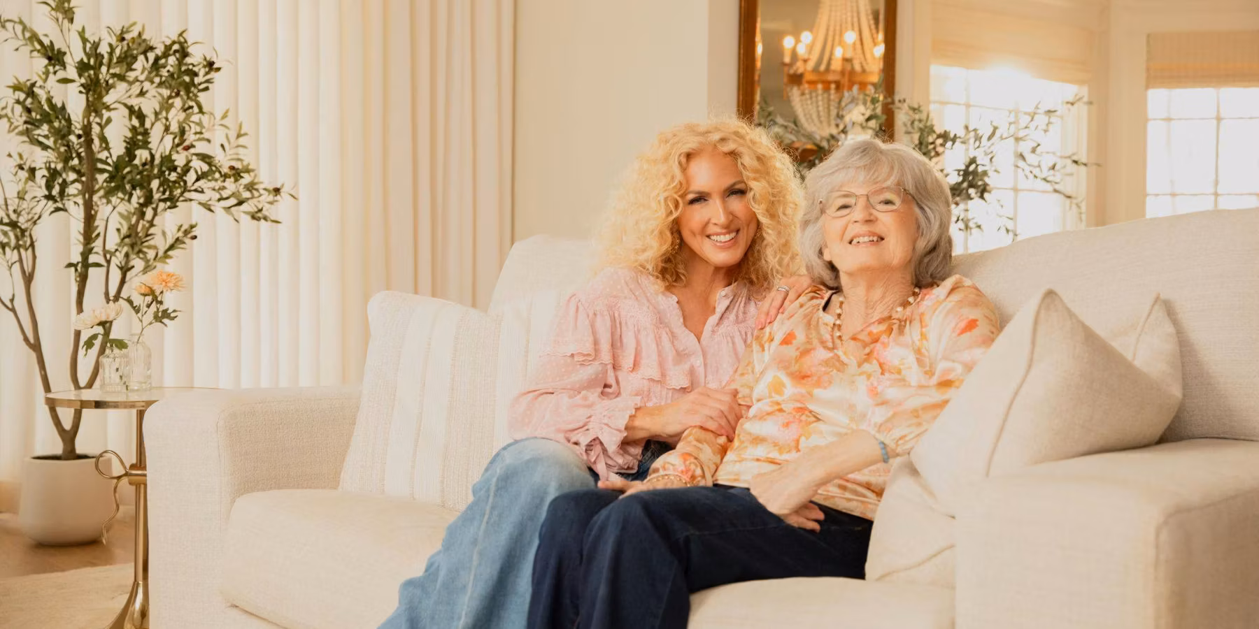 Kimberly Schlapman and her mom