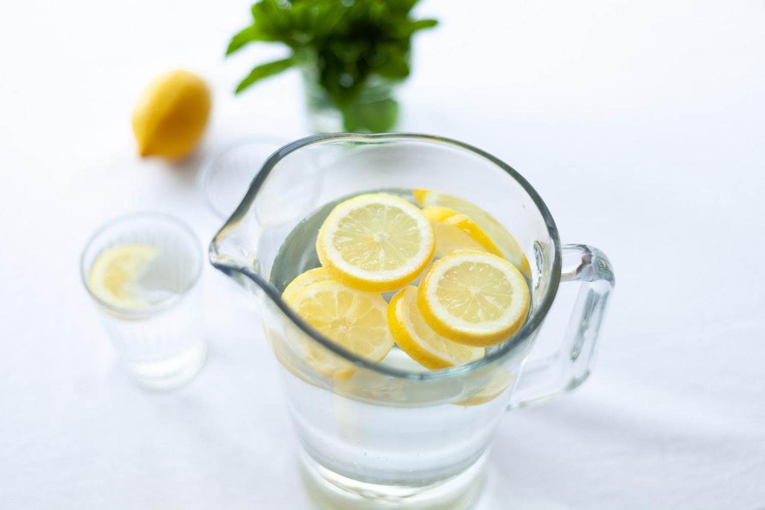 Chemical-Free Power Drink: Lemon Water