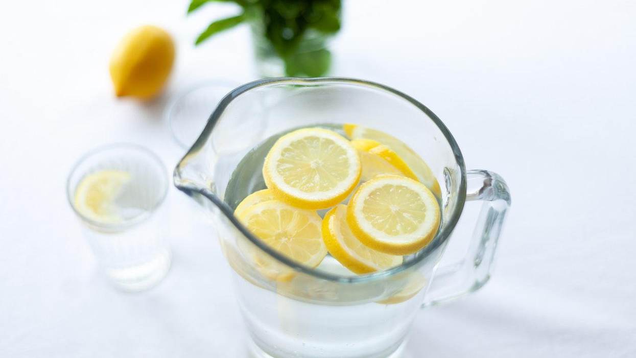Chemical-Free Power Drink: Lemon Water
