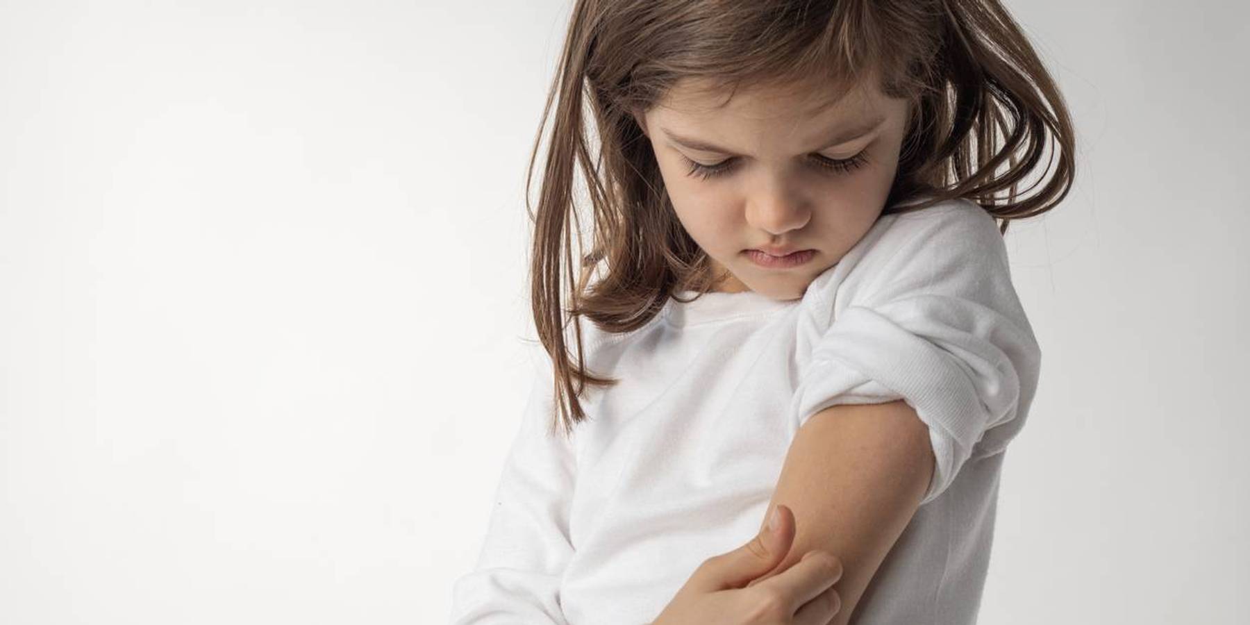 Little girl is Itching.