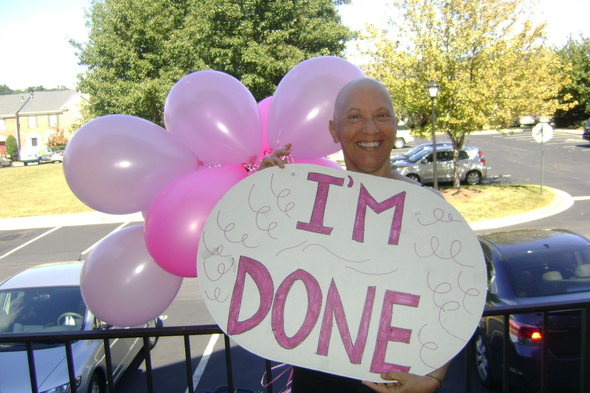 Marilyn with a sign that says "I'm done"
