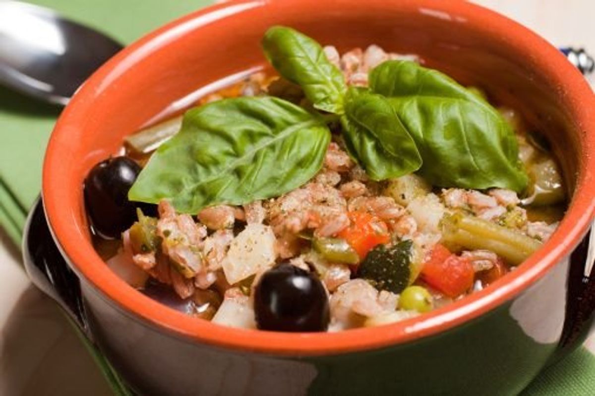meditteranean bowl of rice and vegetables