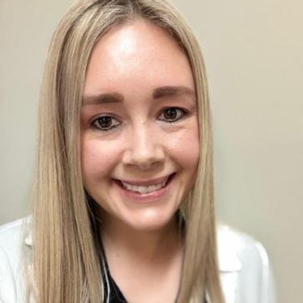 Nicole Woznicki, NP