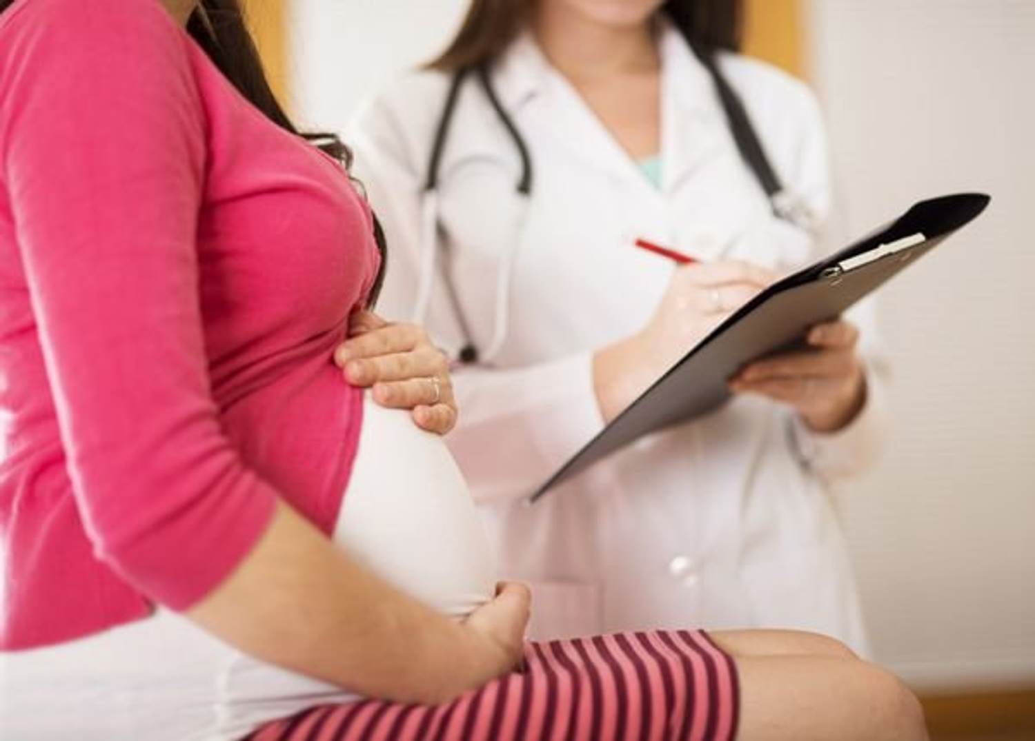 Choosing an Obstetrician or Midwife: What Questions Should I Be Asking?