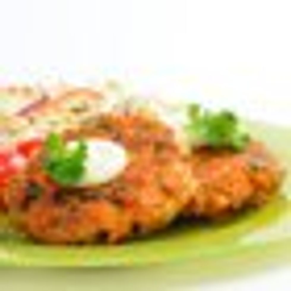 Salmon Cakes With Greek Yogurt Sauce