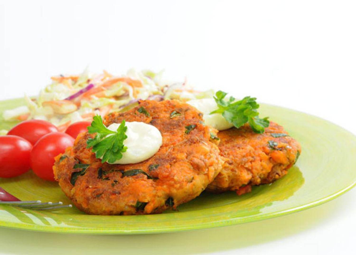 Salmon Cakes With Greek Yogurt Sauce