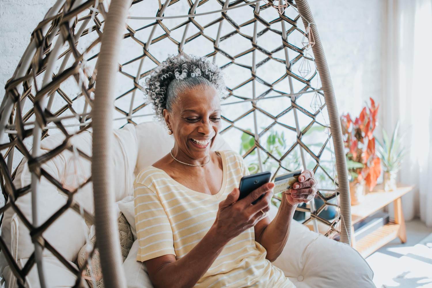 Doing Your Holiday Shopping Online? Here Are 10 Tips for Avoiding Scams
