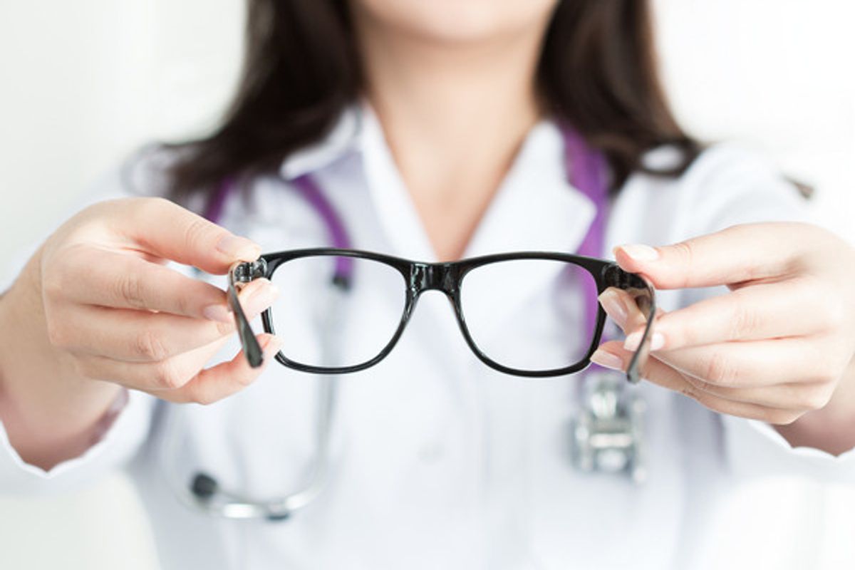 Signs You Need Glasses