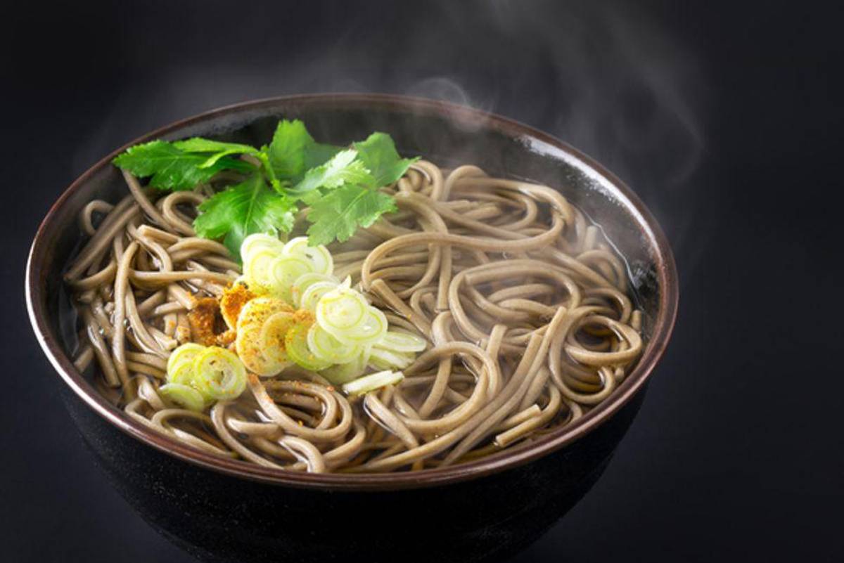Soba Noodles Soup with Spinach and Mushrooms