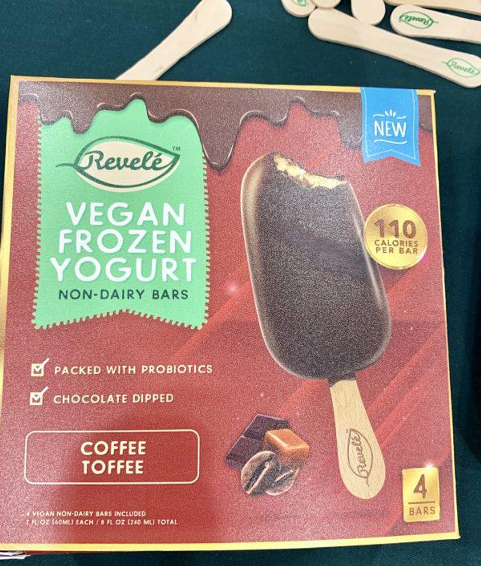 These frozen yogurt pops are good for vegans.