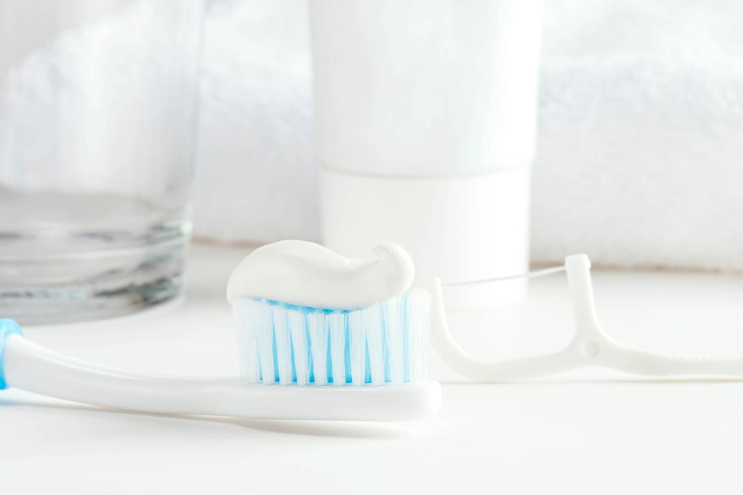 20 Surprising Uses for Toothpaste