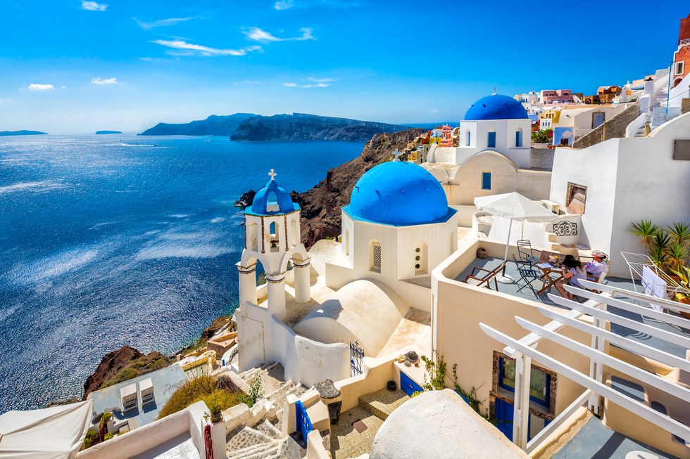 Travel to Greece: Soaking in the Splendors of Santorini