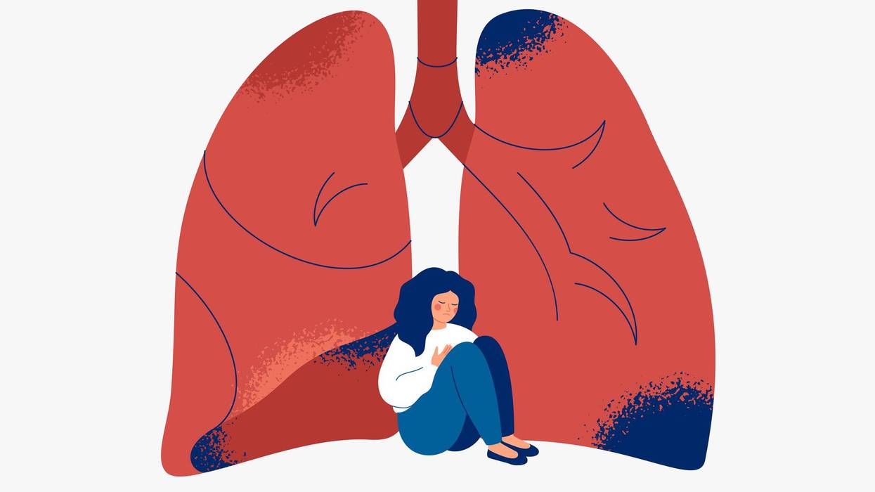 Unhealthy lungs and sad woman near it.