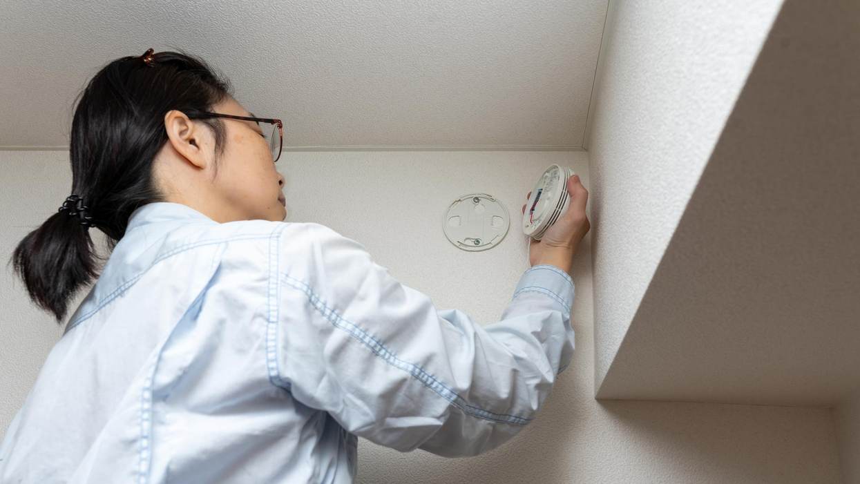 Why Do Smoke Alarms Keep Going off Even When There’s No Smoke?