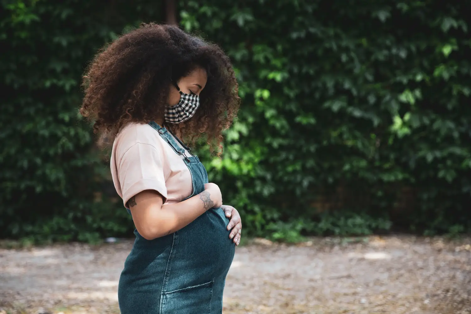 Why the FDA Is Warning Pregnant Women Not to Use Over-the-Counter Pain Relievers
