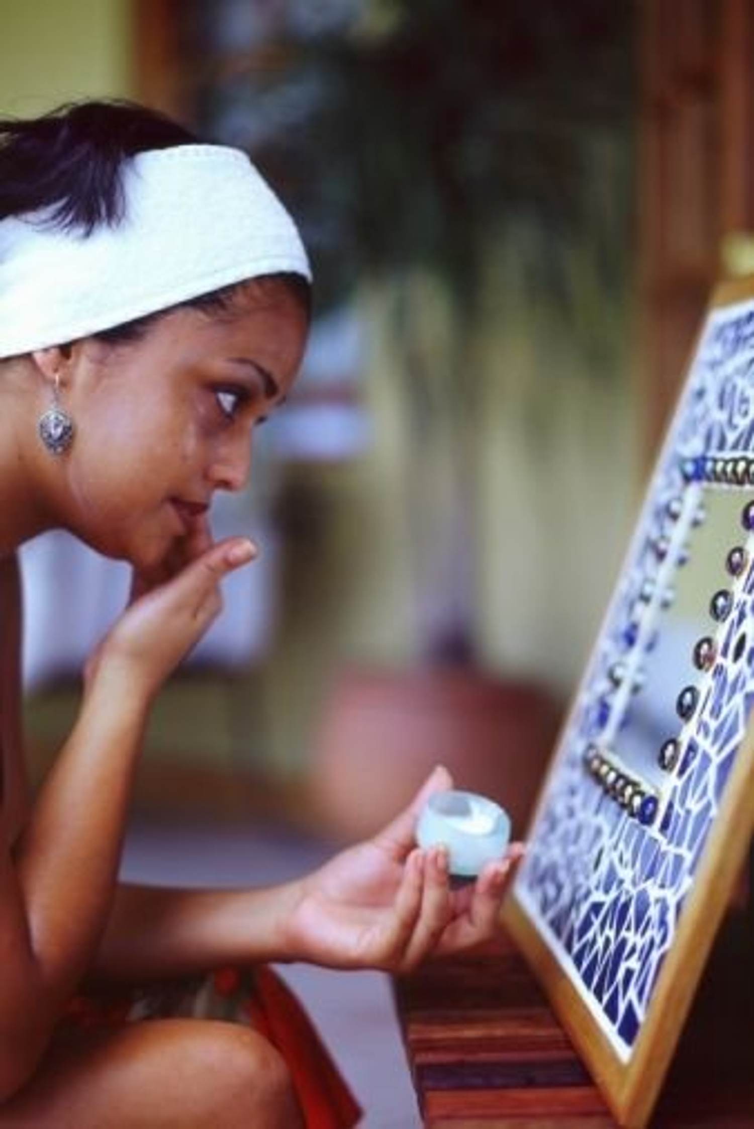 5 New Uses for Your Eye Moisturizer