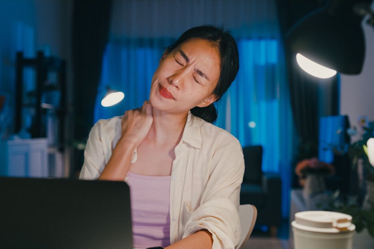 woman in pain from Fibromyalgia