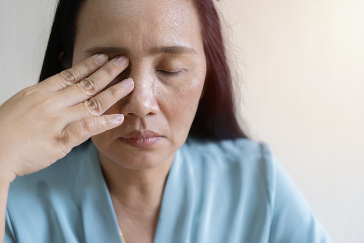 woman suffering from dry eyes