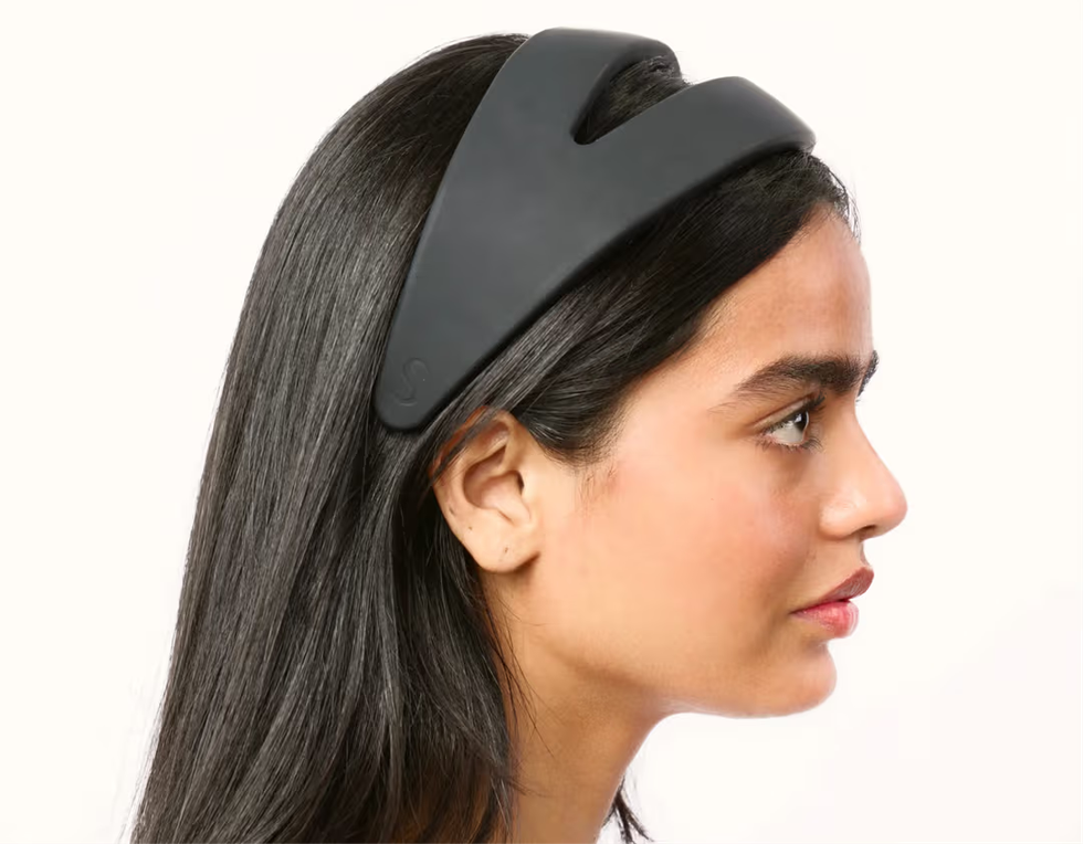 woman wearing samphire product