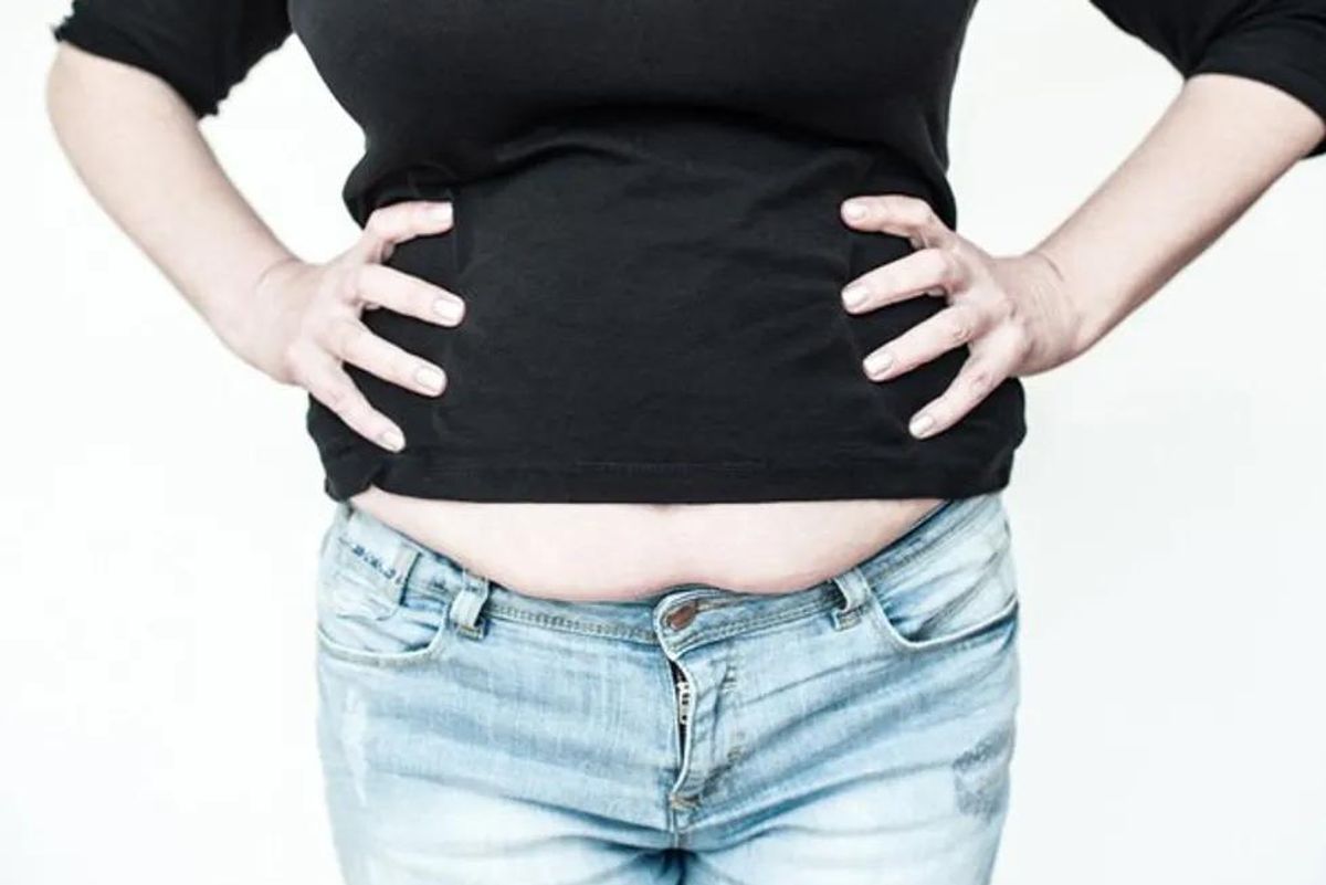 woman with belly fat
